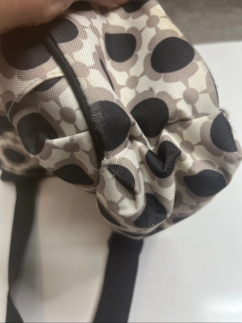 Skip Hop Dash Stroller Messenger Diaper Bag Black Cream
